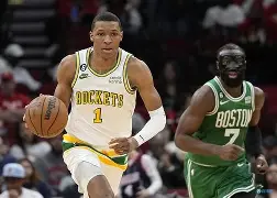 火箭战绩腰斩，内部矛盾重重保罗未来堪忧！(火箭的保罗全名是什么)