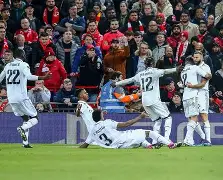 包含利物浦客场逆转击败热刺，争冠希望重燃的词条