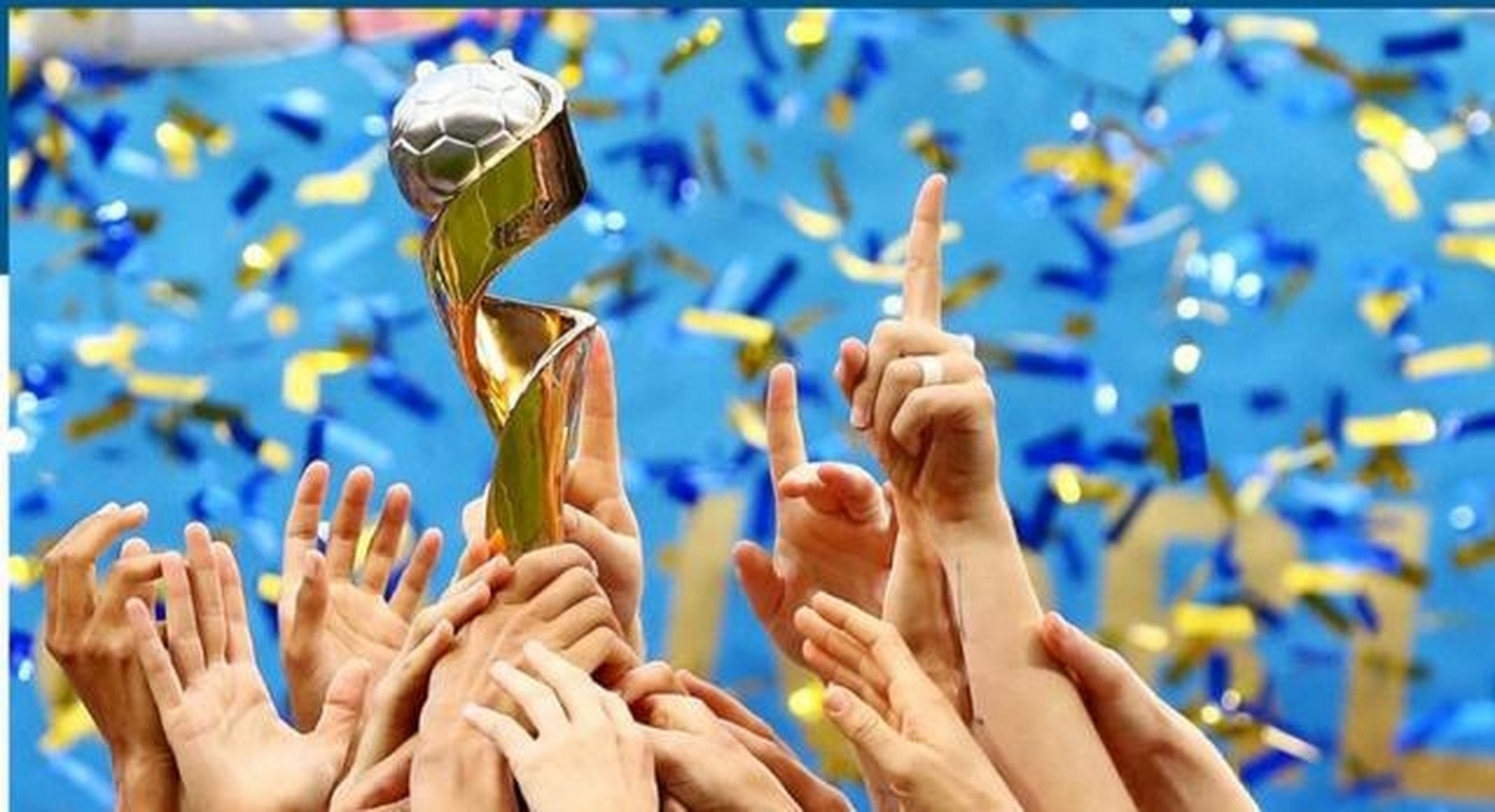 日本女足运动员受到热烈欢迎，庆祝胜利