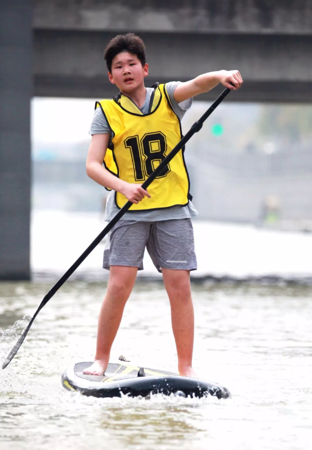 暴雨洗刷球场紧张气氛，亚洲联赛壮丽开启的简单介绍